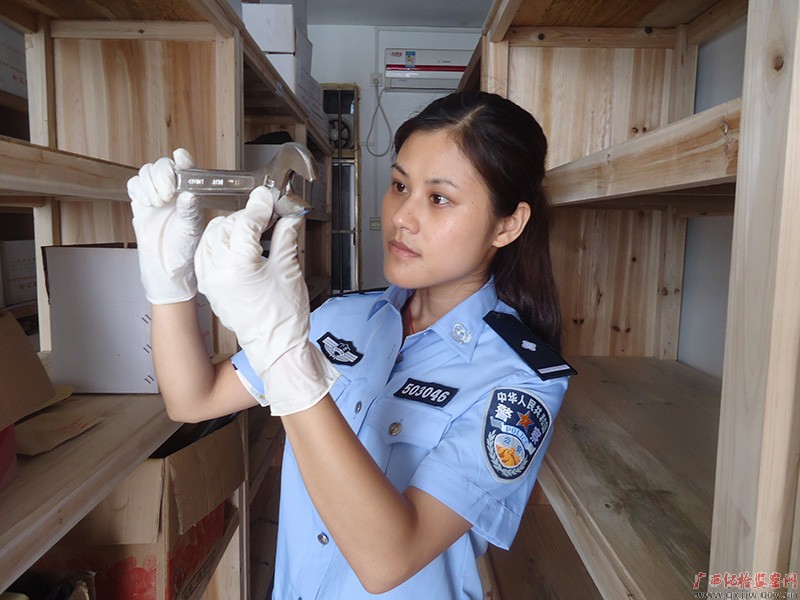 勤廉榜樣:玉林80后女法醫黃墁 勤廉榜樣:玉林80后女法醫黃墁